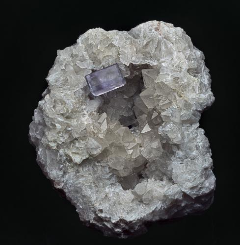 Quartz, Fluorite
Llamas Quarry, Duyos, Caravia District, Caravia mining area, Asturias, Spain
7.5 x 8.7 cm (Author: am mizunaka)