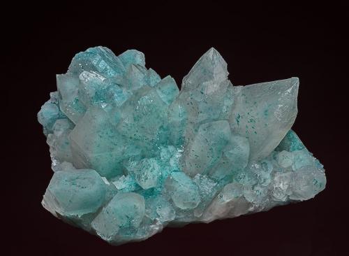 Quartz, Dioptase
Kaokoveld Plateau, Kunene Region, Namibia
14.5 x 10.1 cm (Author: am mizunaka)