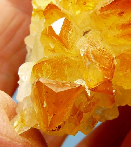 Calcite and iron oxide
Tsumeb, Namibia
60 x 37 x 23 mm
Same as above. (Author: Pierre Joubert)