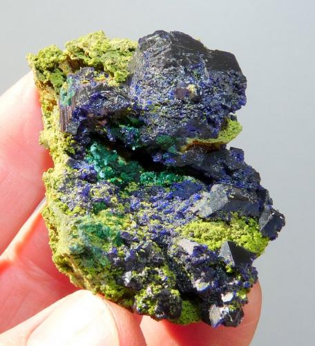 Azurite, malachite and duftite.
Tsumeb, Namibia
59 x 38 x 33 mm (Author: Pierre Joubert)