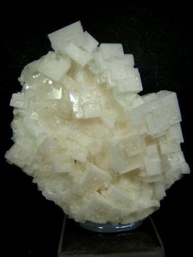 Halita<br />Salinas de Imón, Imón, Sigüenza, Comarca Serranía de Guadalajara, Guadalajara, Castilla-La Mancha, España<br />7 x 8,5 x 3 cm.<br /> (Autor: Felipe Abolafia)