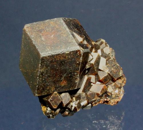 Andradite (Garnet Group)<br />Labores en Djouga, Bendougou, Commune Diakon, Arrondissement Diakon, Cercle Bafoulabé, Region Kayes, Mali<br />3.9 x3.2 cm<br /> (Author: Don Lum)