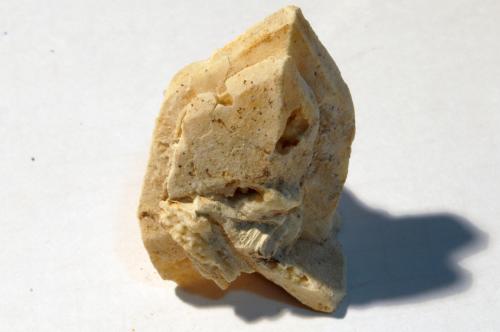 Calcita pseudo Glauberita<br />Camp Verde, Distrito Camp Verde, Condado Yavapai, Arizona, USA<br />Medidas pieza: 3,5x2,5x2 cm<br /> (Autor: Sergio Pequeño)