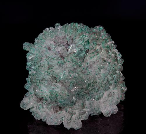 Hemimorphite, Malachite<br />Mina Qaleh-Zari, Nehbandan, Provincia South Khorasan, Irán<br />5.7 x 5.2 cm<br /> (Author: am mizunaka)