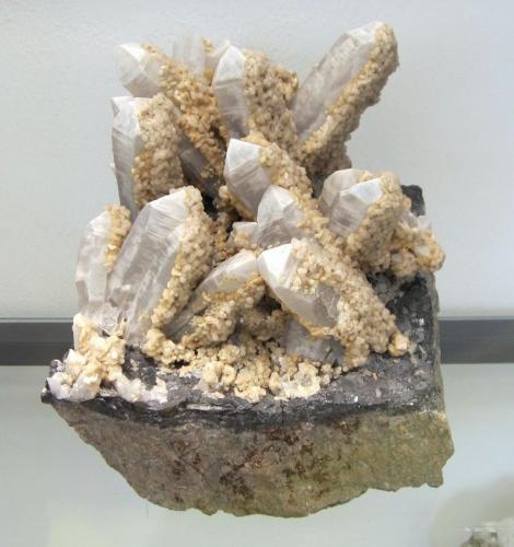 Quartz, ankerite, sphalerite<br />Distrito Freiberg, Erzgebirgskreis, Sajonia/Sachsen, Alemania<br />Specimen height 20 cm<br /> (Author: Tobi)