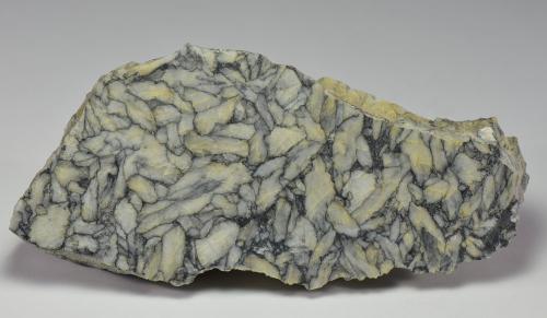 Magnesite (var. pinolite)<br />Depósito Magnesita, Sunk, Niedere Tauern, Estiria/Steiermark, Austria<br />10.2 x 4.7 cm<br /> (Author: Martin Rich)