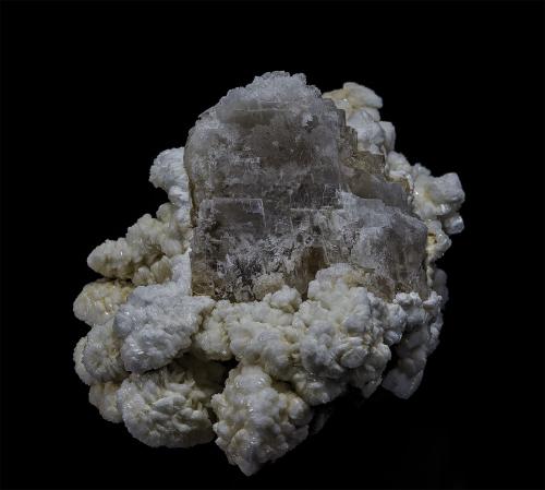 Barite, Calcite<br />Corte de carreteras Rock Island Road, Gouverneur, Condado St. Lawrence, New York, USA<br />5.3 x 4.5 cm<br /> (Author: am mizunaka)