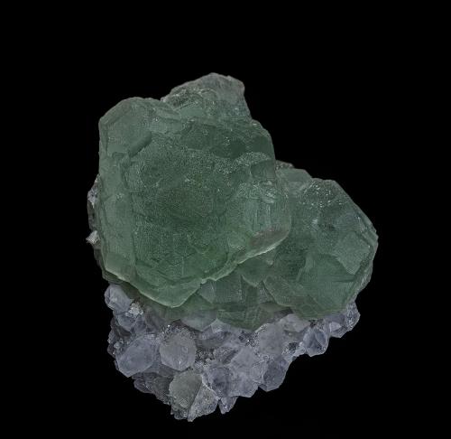 Fluorite, Quartz<br />Distrito minero Kavalerovo, Primorsky Krai, Rusia<br />6.0 x 5.4 cm<br /> (Author: am mizunaka)