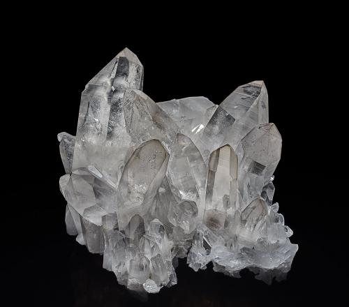 Quartz<br />Mina Collier Creek, Mount Ida, Condado Montgomery, Arkansas, USA<br />14.8 x 11.0 cm<br /> (Author: am mizunaka)