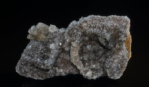 Quartz, Calcite<br />Charcas, Municipio Charcas, San Luis Potosí, México<br />8.9 x 4.5  cm<br /> (Author: am mizunaka)