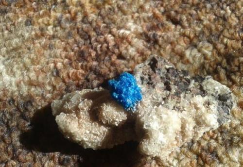 Cavansite<br />Canteras Wagholi, Wagholi, Distrito Pune (Distrito Poonah), Maharashtra, India<br /><br /> (Author: Jackman)