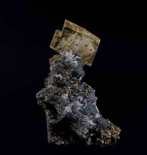 Barite, Malachite, Marcasite, Quartz<br />Mina Bou Nahas, zona minera Oumjrane, Comunidad Alnif, Provincia Tinghir, Región Drâa-Tafilalet, Marruecos<br />4.7 x 6.3 cm<br /> (Author: am mizunaka)