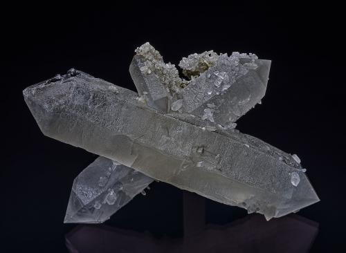 Quartz<br />Distrito Santa Eulalia, Municipio Aquiles Serdán, Chihuahua, México<br />8.9 x 5.7 cm<br /> (Author: am mizunaka)