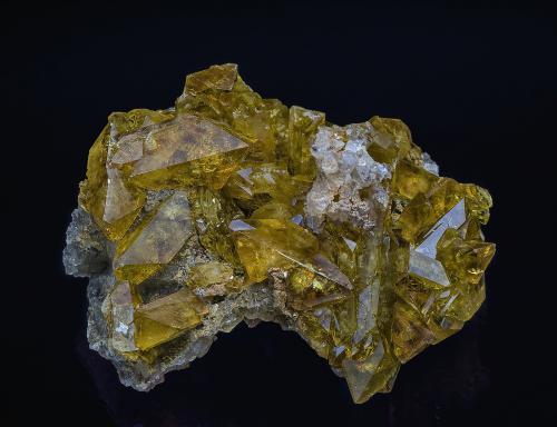 Barite, Quartz<br />Pöhla, Distrito Schwarzenberg, Erzgebirgskreis, Sajonia/Sachsen, Alemania<br />6.8 x 5.7 cm<br /> (Author: am mizunaka)