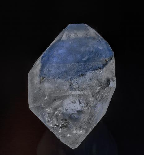 Quartz, Dumortierite<br />Cantera Vaca Morta, Sierra da Vereda, Boquira, Bahia, Región Nordeste, Brasil<br />6.5 x 4.5 cm<br /> (Author: am mizunaka)