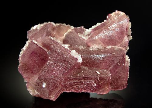 Fluorite<br />Mina Knight, Filón Knight, Distrito minero Illinois-Kentucky Fluorspar, Condado Hardin, Illinois, USA<br />5.2 x 7.4 cm.<br /> (Author: crosstimber)