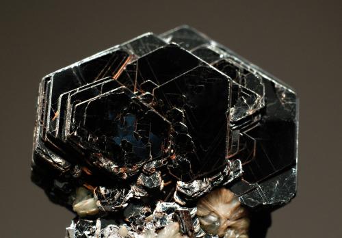 Hematite<br />Ouro Preto, Minas Gerais, Brasil<br />1.2 cm<br /> (Author: crosstimber)