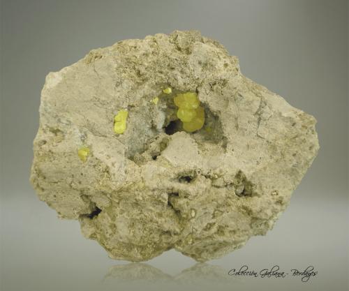 Azufre<br />Sulphur Mines, La Serrata, Lorca, Comarca Alto Guadalentín, Region of Murcia (Murcia), Spain<br />70 x 58 x 37 mm.<br /> (Autor: Rafael Galiana)