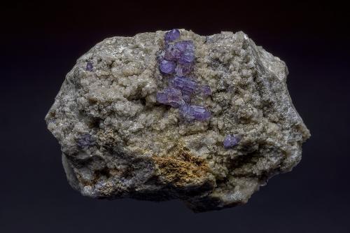 Fluorapaptite, Quartz<br />Mina King Lithia, Greyhound Gulch, Keystone, Distrito Keystone, Condado Pennington, South Dakota, USA<br />6.2 x 5.9 cm<br /> (Author: am mizunaka)