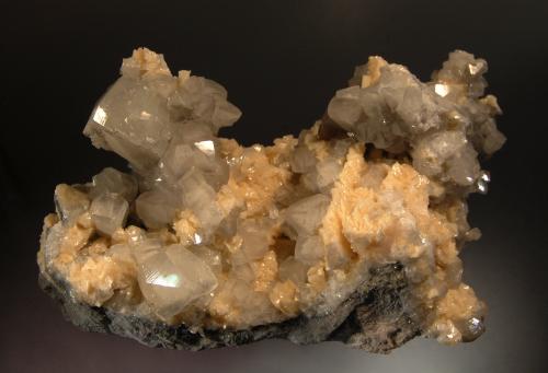 Calcite<br />Mina Manaoshan, Dongpo, Distrito Yizhang, Prefectura Chenzhou, Provincia Hunan, China<br />9.5 x 17.5 cm<br /> (Author: crosstimber)