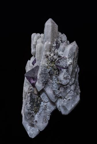 Quartz, Fluorite, Pyrite, Sphalerite<br />Mina Nikolaevski, Dalnegorsk, Distrito urbano Dalnegorsk, Primorsky Krai, Far-Eastern Region, Rusia<br />15.0 x 7.5 cm<br /> (Author: am mizunaka)