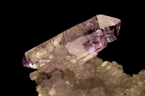 Quartz (variety amethyst)<br />Osilo, Provincia Sassari, Cerdeña/Sardegna, Italia<br />Crystal size 17 mm<br /> (Author: Gerhard Brandstetter)