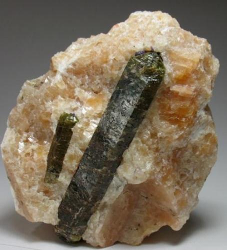 Fluorapatito<br />Condado Renfrew, Ontario, Canadá<br />10 x 8 x 6 cm<br /> (Autor: Antonio Alcaide)