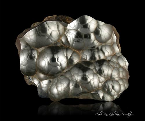 Hematites (variedad kidney-ore)<br />Mina Irhoud, Jebel Irhoud, Provincia Youssoufia, Región Marrakesh-Safi, Marruecos<br />75 x 62 x 34 mm.<br /> (Autor: Rafael Galiana)