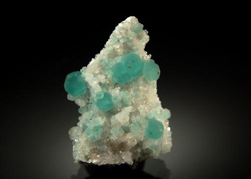 Fluorite<br />Mina Roata, zona minera Cavnic, Cavnic, Maramures, Rumanía<br />2.0 x 3.0 cm<br /> (Author: crosstimber)