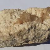 Calcite in DolomiteCantera Schäfer, Hambach - Gückingen area, Hahnstätten, Rhein-Lahn-Kreis, Renania-Palatinado/Rheinland-Pfalz, Alemania8 x 4,5 cm (Author: Volkmar Stingl)