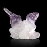 Quartz (variety amethyst)Andilamena, Distrito Andilamena, Provincia Toamasina (Tamatave), Región Alaotra-Mangoro, Madagascar4 x 3.5 x 3.5 cm / main crystal: 3.8 cm (Author: MIM Museum)