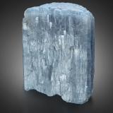 Barylita<br />Zona Crystal Peak, Condado Teller, Colorado, USA<br />4 x 1.5 x 5.5 cm<br /> (Autor: Museo MIM)
