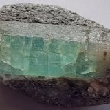 Beryl (variety emerald)Depósito Tokovaja, Malyshevo, Sverdlovsk Oblast, Ural, Rusia4 x 2,7 cm (Author: Volkmar Stingl)