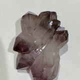 Quartz (variety amethyst)Corona Station, Condado Farnell, Nueva Gales del Sur, Australia3.1 x 2.1 cm (Author: am mizunaka)