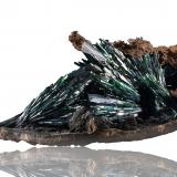 Vivianite and limoniteConcesión Cabeça do Cachorro, São Gabriel da Cachoeira, zona Cabeça do Cachorro, Amazonas, Brasil65 x 39 x 30 cm / main crystal: 28 cm. (Author: MIM Museum)