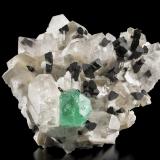 Fluorite with Quartz, Tourmaline (Group) and Mica (Group)Stak Nala, Montes Haramosh, Distrito Skardu, Gilgit-Baltistan (Áreas del Norte), Paquistán23 x 23 x 8 cm / main crystal: 5 cm (Author: MIM Museum)