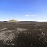 El extenso “desierto negro” de Mælifellssandur se encuentra entre los glaciares Mýrdalsjökull y Torfajökull. Está cubierto por cenizas y completamente deshabitado. (Autor: Antonio P. López)