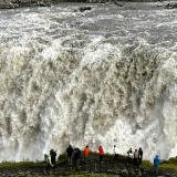 Una de las cataratas más impresionantes de Islandia demostrando el gran caudal de agua que transporta. (Autor: Antonio P. López)