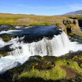 Vista lateral de Reykjafoss vertiendo las aguas en la garganta, muy cerca de Skagafjörður. (Autor: Antonio P. López)