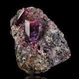 Corundum (variety sapphire) with rhodolite, Phlogopite and SpinelCantera Zazafotsy, Comunidad Zazafotsy, Fianarantsoa, Distrito Ihosy, Región Horombe, Provincia Fianarantsoa, Madagascar6.5 x 6 x 8 cm / main crystal: 2.9 cm (Author: MIM Museum)