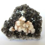 Chabazite, quartz, calcite, goethiteCantera Becker, Freisen, Distrito Sankt Wendel, Saarland, AlemaniaSpecimen size 7 x 6 cm (Author: Tobi)