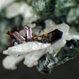 Rutilo<br />Canteras de Mármol, Macael, Comarca Valle del Almanzora, Almería, Andalucía, España<br />Cristales de hasta 3 mm.<br /> (Autor: Antonio P. López)