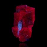 Corundum (variety ruby) with CalciteMogok, Distrito Pyin-Oo-Lwin, Región Mandalay (Division Mandalay), Myanmar (Burma)4.5 x 3.5 x 7 cm (Author: MIM Museum)