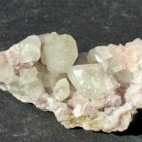 Calcite on Quarz (variety "pink Amethyst")Área "Choique", Departamento Pehuenches, Provincia del Neuquén, Argentina5,5 x 3 cm (Author: Volkmar Stingl)