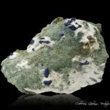 Benitoita<br />Mina California State Gem (Benitoite Gem Mine), Zona San Benito River headwaters, Pico Santa Rita, Distrito New Idria, Condado San Benito, California, USA<br />112 x 78 x 24 mm.<br /> (Autor: Rafael Galiana)