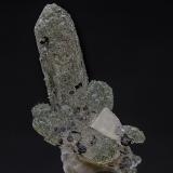 Quartz, Aegirine, FeldsparMonte Malosa, Distrito Zomba, Malawi5.3 x 2.5 cm (Author: am mizunaka)