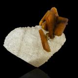 Barite on CalciteDushan, Prefectura Autónoma Qiannan, Provincia Guizhou, China10,0	x	6,5	x	11,5	cm (Author: MIM Museum)