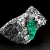 Beryl (variety emerald), Calcite, Dolomite, PyriteLa Pita (distrito minero), Mina Cunas, Municipio Maripí, Cinturón Esmeraldífero Occidental, Departamento Boyacá, Colombia41x31x25mm, xl=17mm (Author: Fiebre Verde)