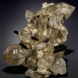 Quartz and SchorlDassu, Valle Braldu, Distrito Shigar, Gilgit-Baltistan (Áreas del Norte), Paquistán127 x 100 mm (Author: Manuel Mesa)