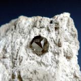 Bixbyita-(Mn)<br />Monte Topaz, Cordillera Thomas, Condado Juab, Utah, USA<br />Cristal de 0,5 cm.<br /> (Autor: Antonio P. López)